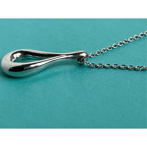 Retired Tiffany & Co Elsa Peretti Open Teardrop Pendant Necklace - Silver - Picture 4 of 16
